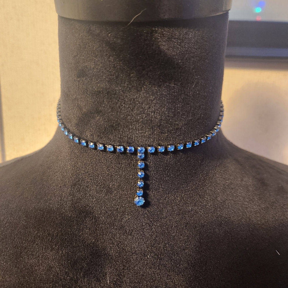 Elegant Blue Necklace